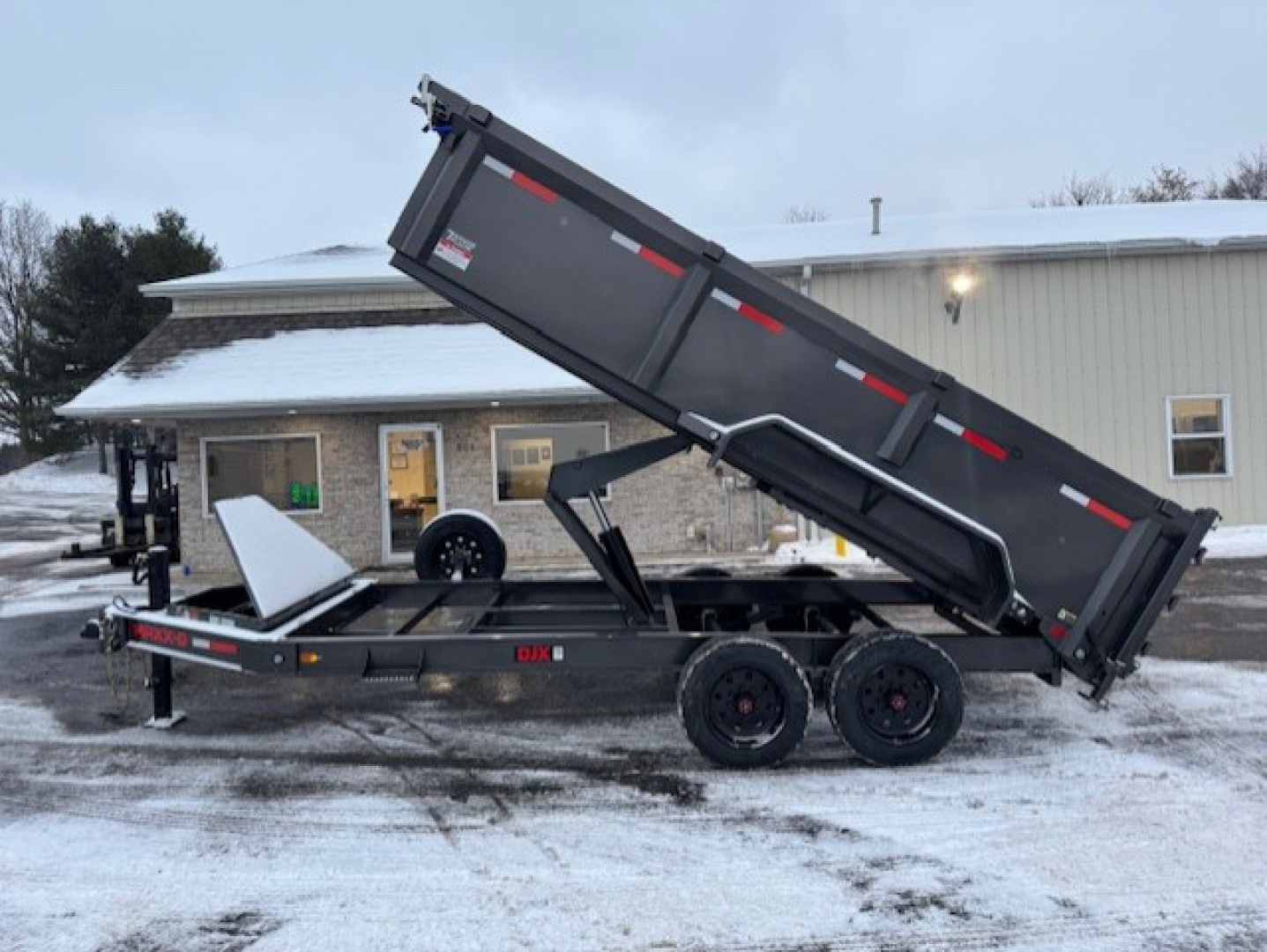 New 2026 MAXX-D DJX8316 Dump Trailer