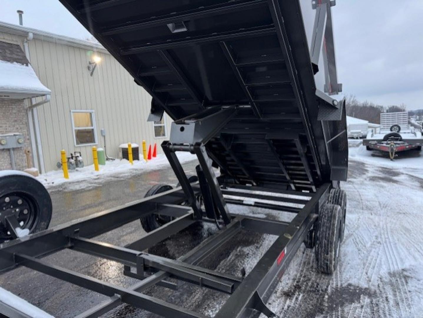 New 2026 MAXX-D DJX8316 Dump Trailer