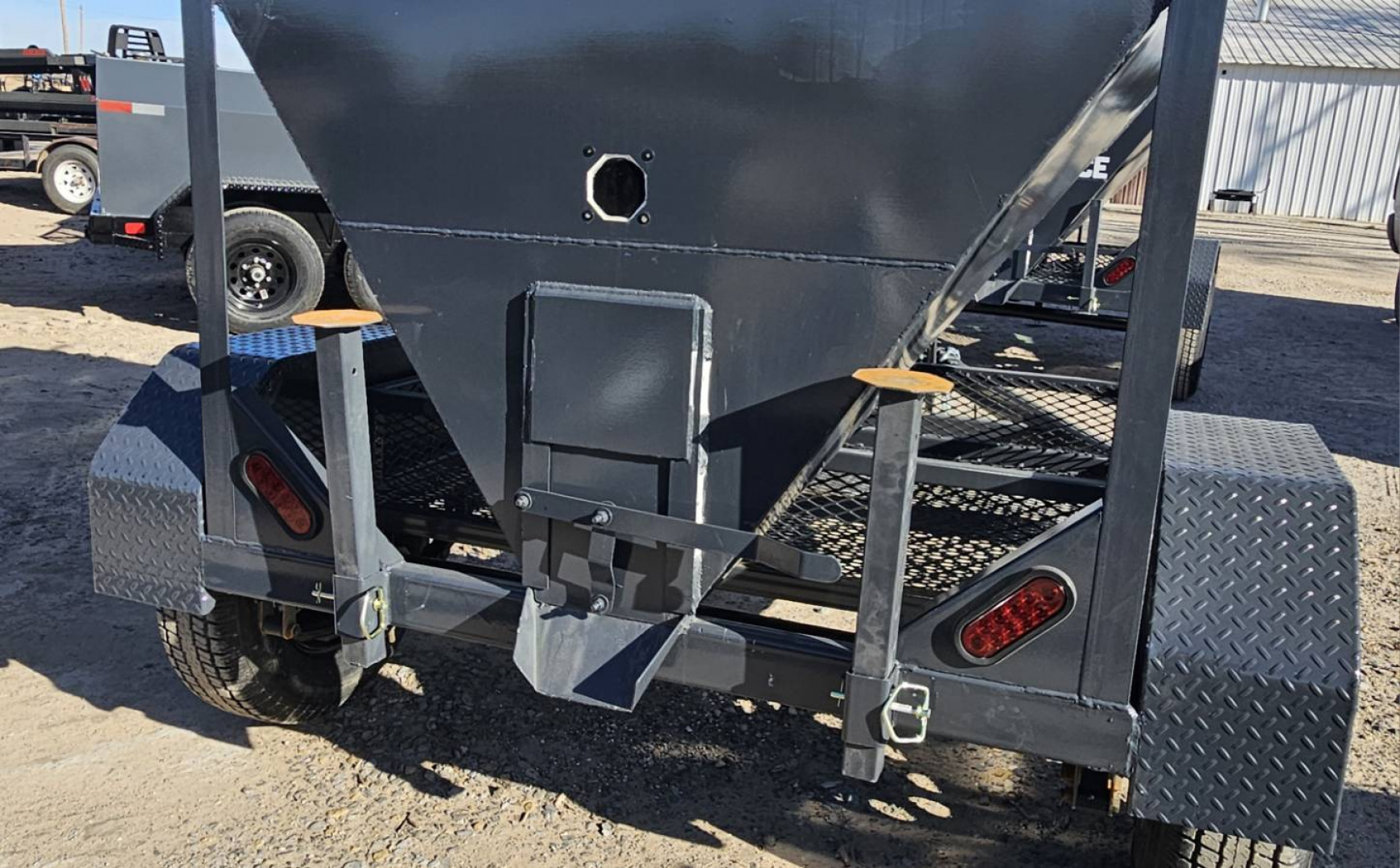 New 2026 JCE 3000# Grain Buggy Farm / Ranch