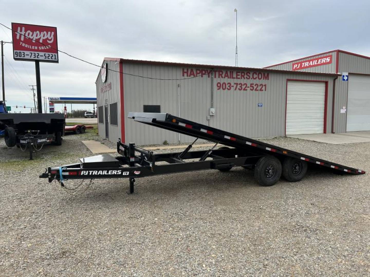 New 2025 PJ 102"x22' Deckover Hydraulic Tilt Trailer – T8