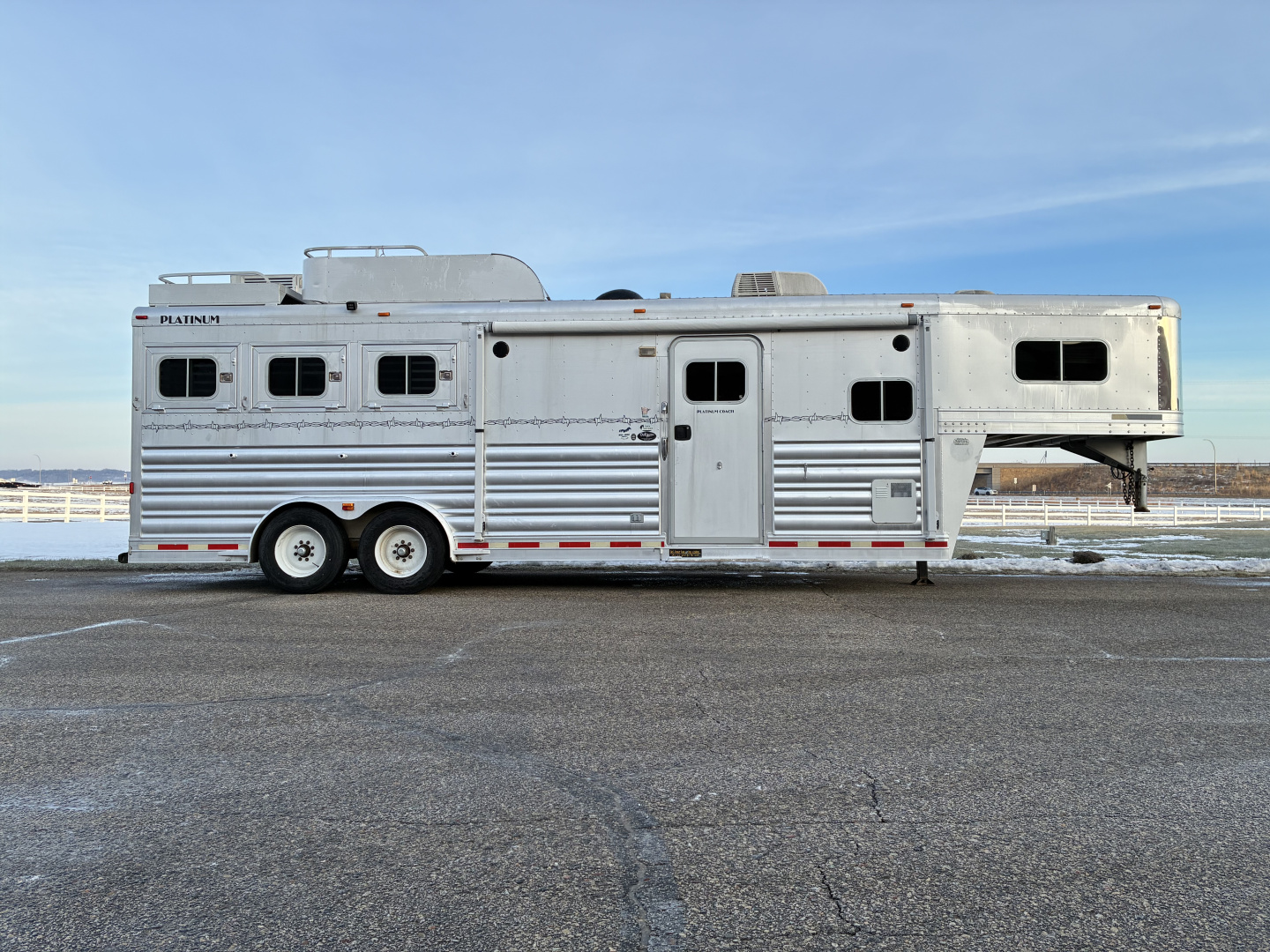 Used 2009 Platinum 3 Horse 10' Living Quarters Horse Trailer