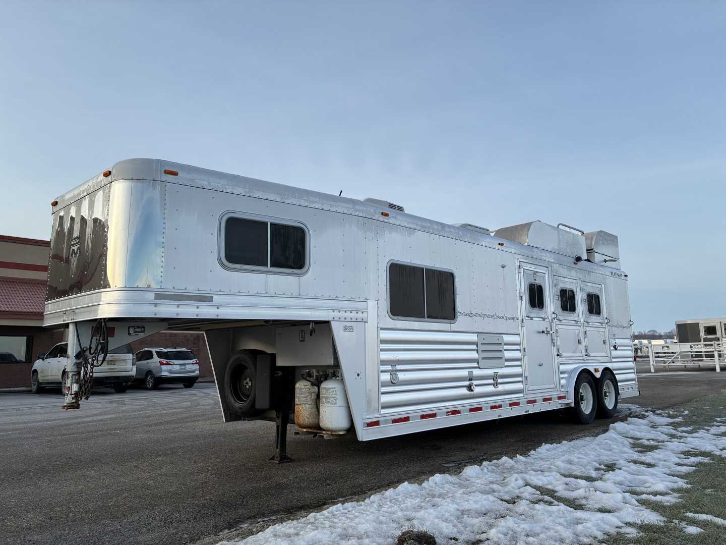 Used 2009 Platinum 3 Horse 10' Living Quarters Horse Trailer