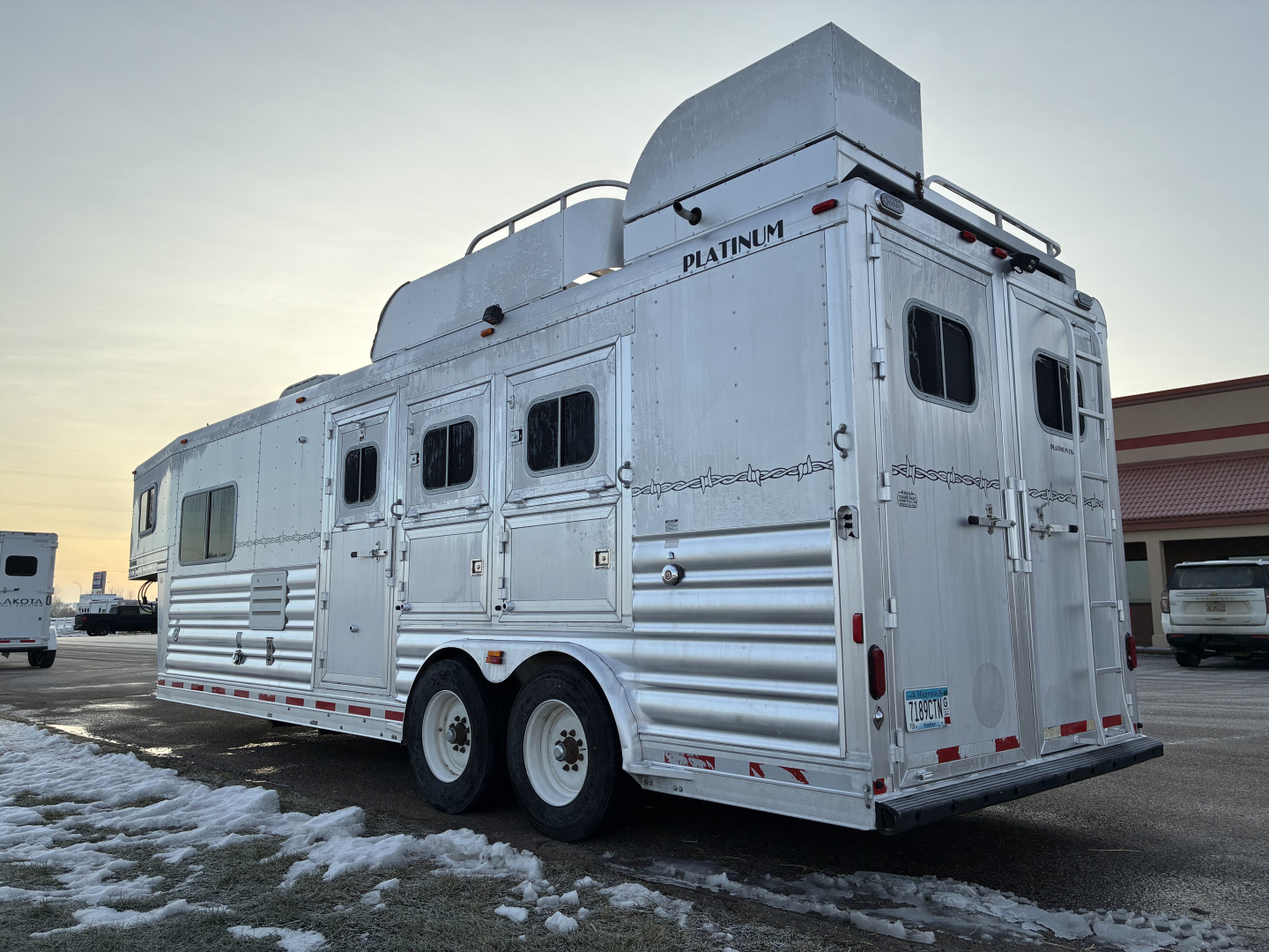 Used 2009 Platinum 3 Horse 10' Living Quarters Horse Trailer
