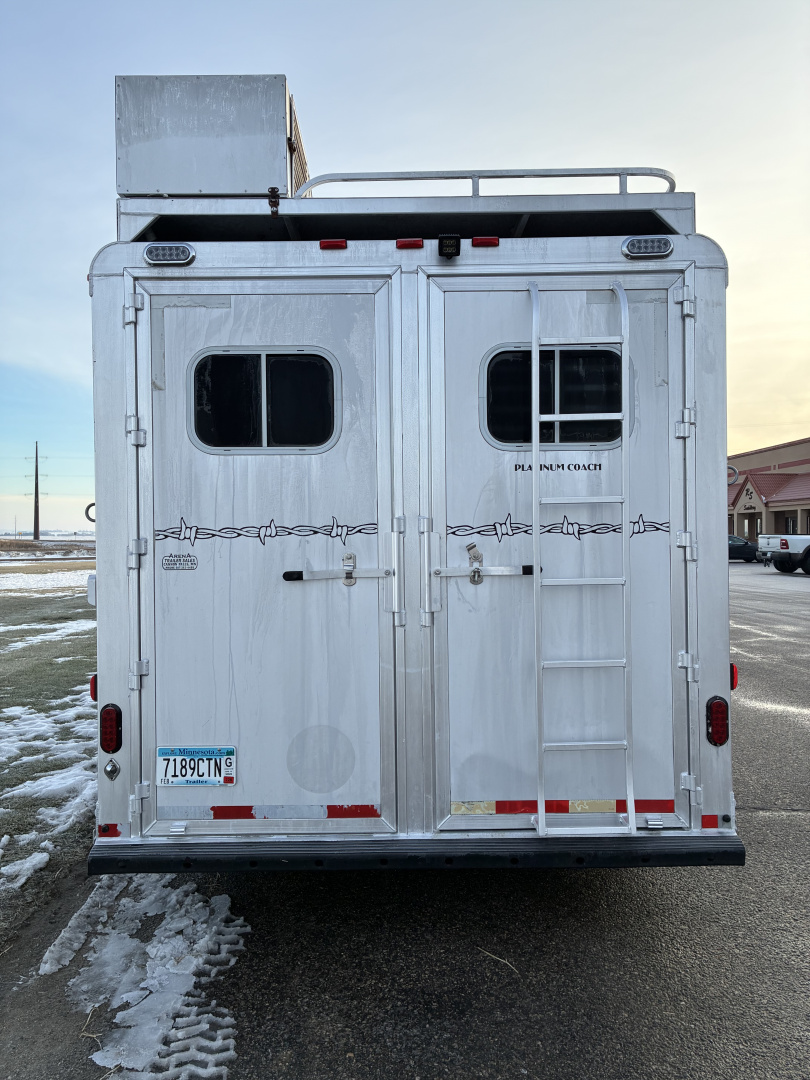 Used 2009 Platinum 3 Horse 10' Living Quarters Horse Trailer