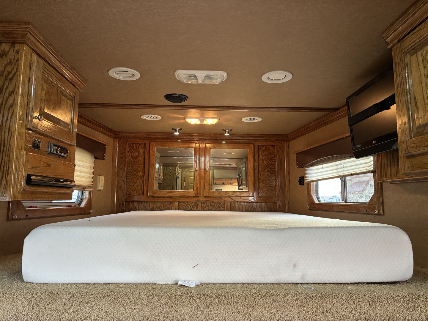 Used 2009 Platinum 3 Horse 10' Living Quarters Horse Trailer