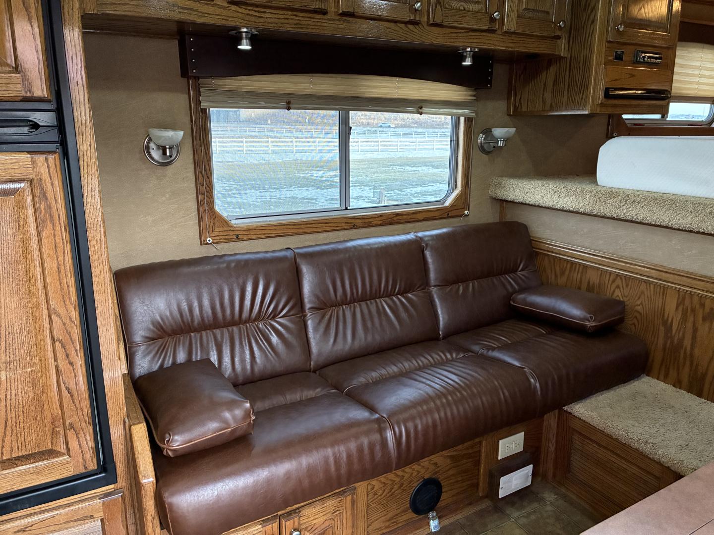 Used 2009 Platinum 3 Horse 10' Living Quarters Horse Trailer