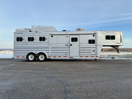 Used 2009 Platinum 3 Horse 10' Living Quarters Horse Trailer