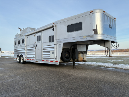 Used 2009 Platinum 3 Horse 10' Living Quarters Horse Trailer