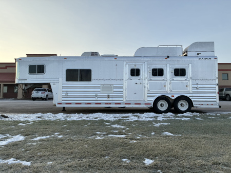 Used 2009 Platinum 3 Horse 10' Living Quarters Horse Trailer
