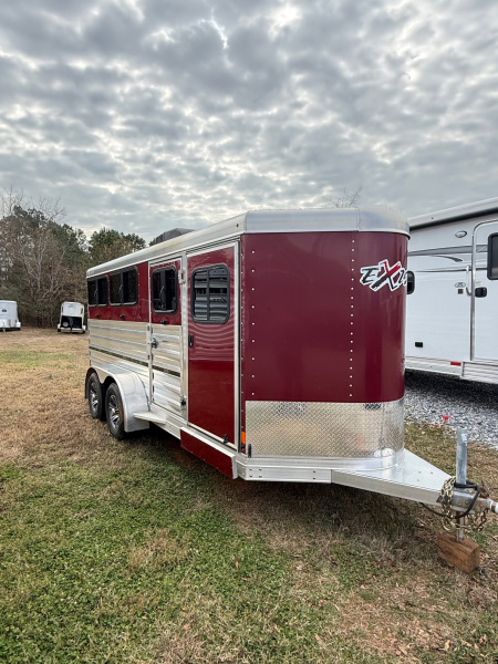 Consignment 2023 Exiss Trailers Exhibitor Mini Combo 615W BP Windows Horse Trailer