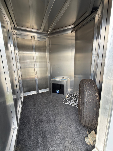 Consignment 2023 Exiss Trailers Exhibitor Mini Combo 615W BP Windows Horse Trailer