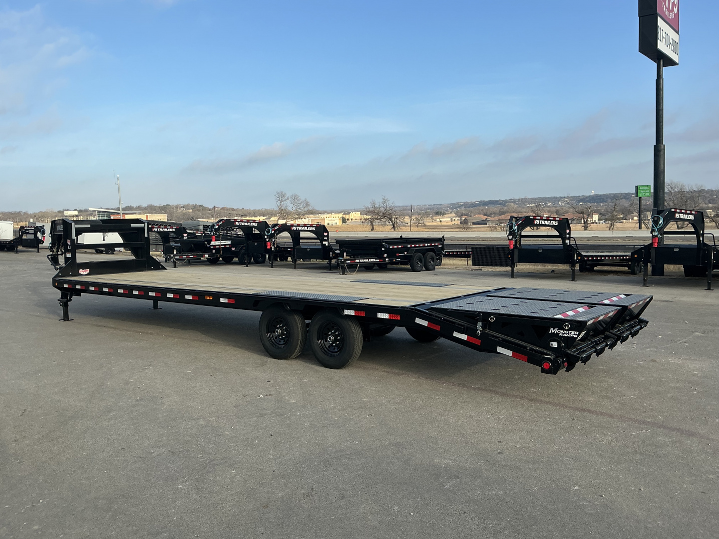New 2026 PJ 102”x32’ Quest Gooseneck Flatbed w/ Singles – LQ