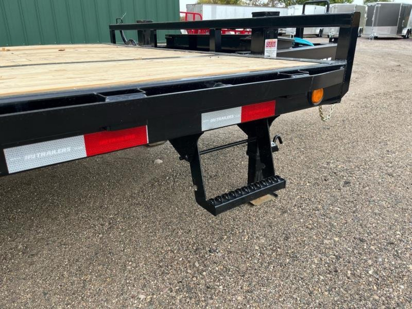 New 2026 28' 20k PJ Low Pro Pintle Flatbed Trailer