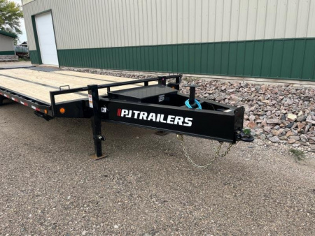 New 2026 28' 20k PJ Low Pro Pintle Flatbed Trailer