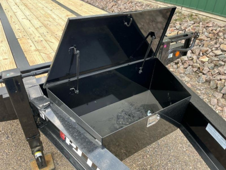 New 2026 28' 20k PJ Low Pro Pintle Flatbed Trailer