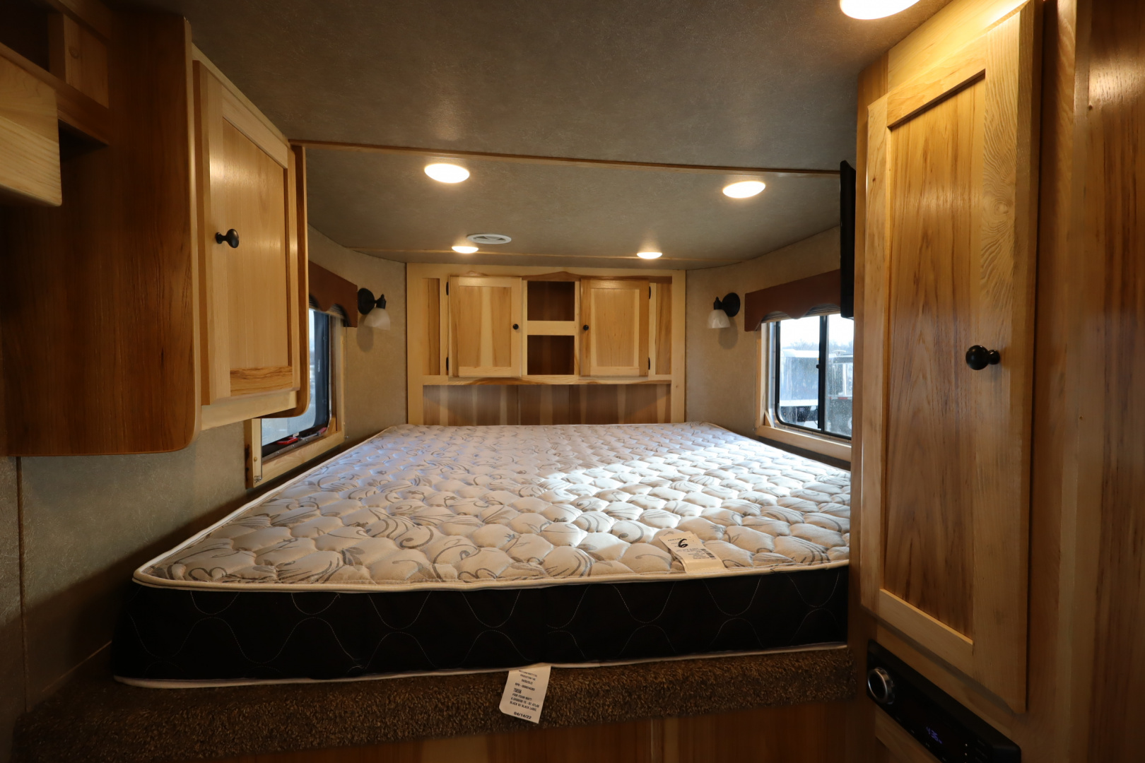 Used 2023 Lakota 2 Place LQ W/Slide-out Horse Trailer