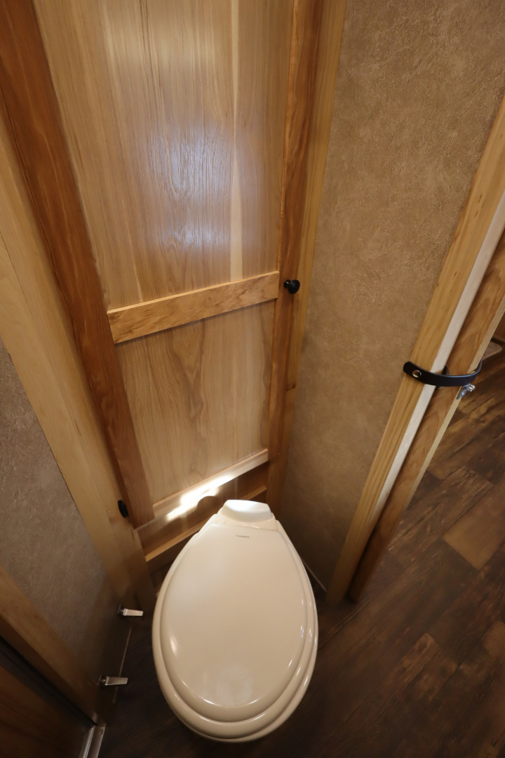 Used 2023 Lakota 2 Place LQ W/Slide-out Horse Trailer