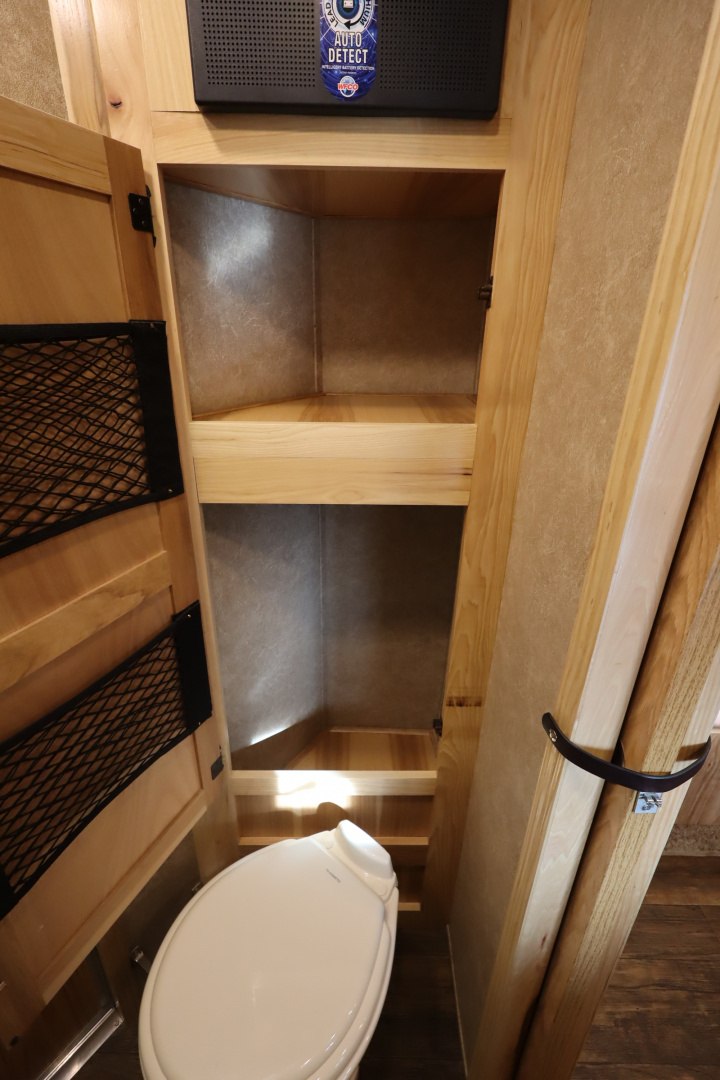 Used 2023 Lakota 2 Place LQ W/Slide-out Horse Trailer