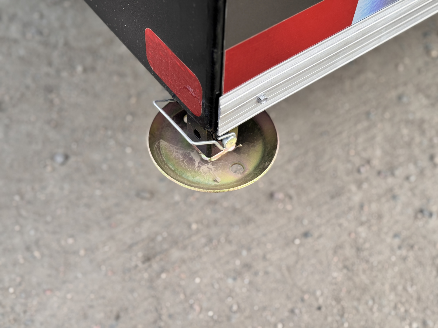 New 2026 Royal 8-20-1.5V Enclosed Car Hauler