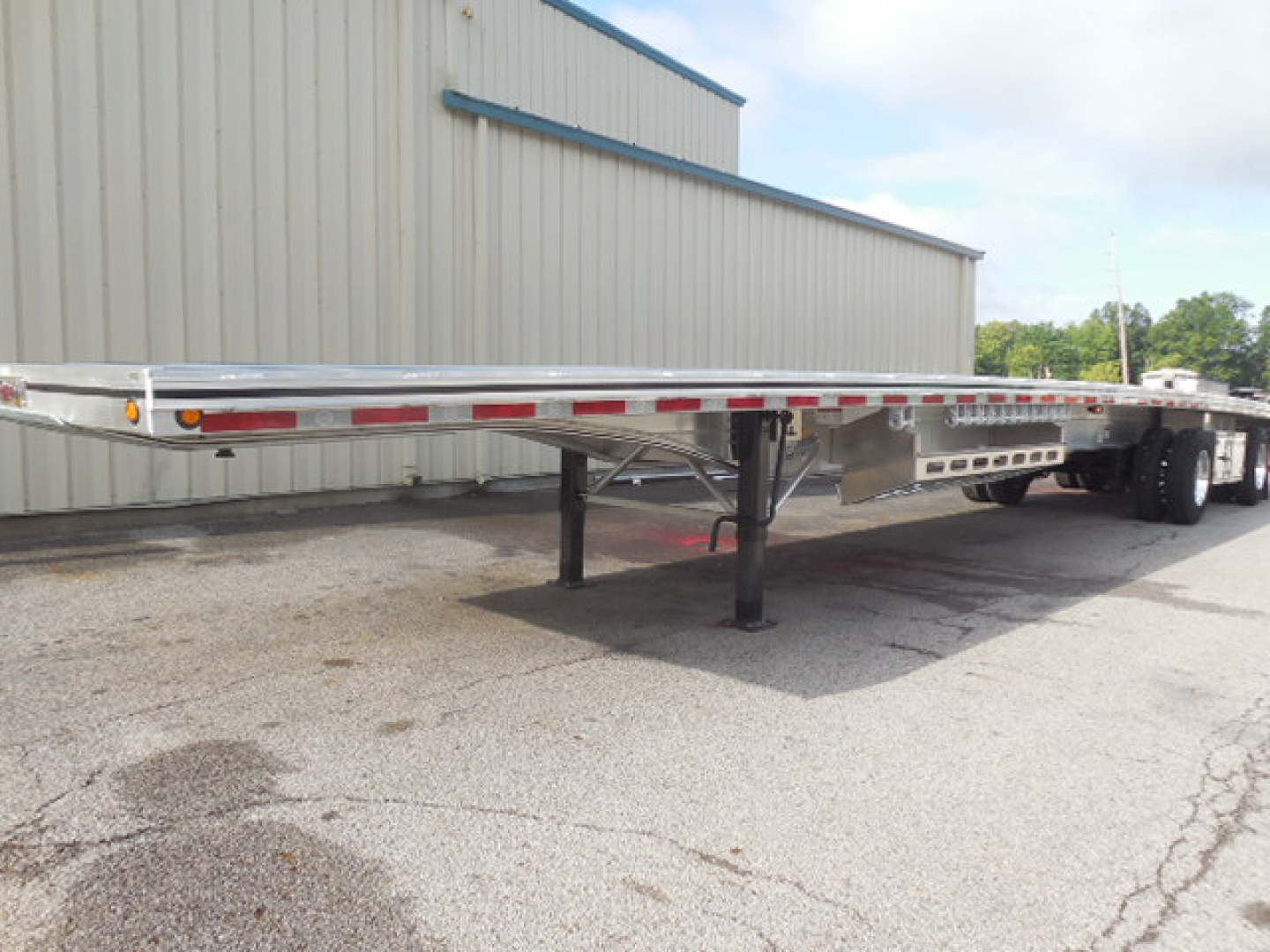 Used $1250/Month 2024 MAC 53' Flatbed Trailer w/ Toolbox