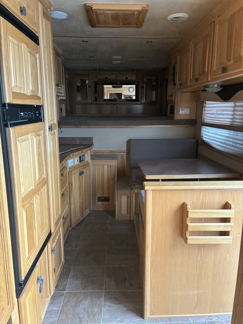 Used 2007 Featherlite 4 Horse 12' Living Quarters Horse Trailer