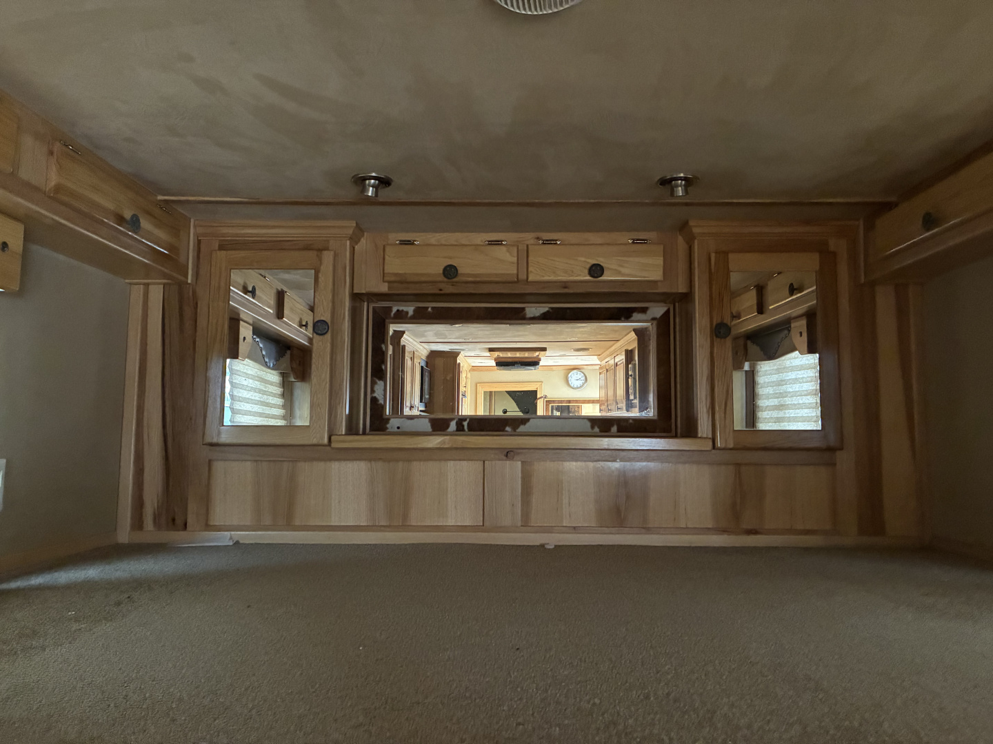 Used 2007 Featherlite 4 Horse 12' Living Quarters Horse Trailer