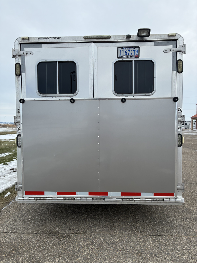 Used 2007 Featherlite 4 Horse 12' Living Quarters Horse Trailer