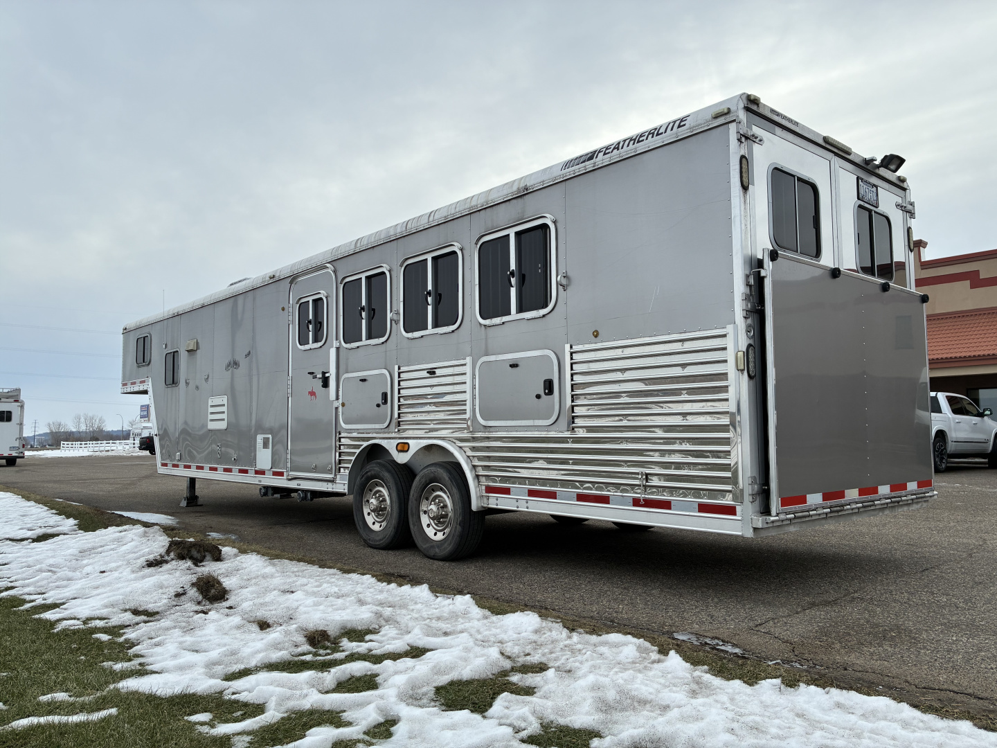 Used 2007 Featherlite 4 Horse 12' Living Quarters Horse Trailer