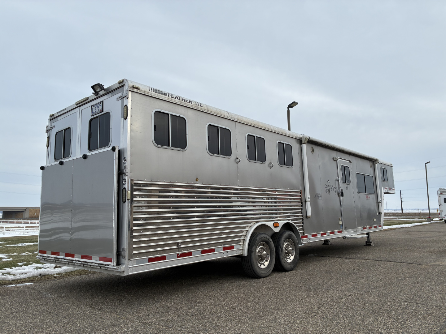 Used 2007 Featherlite 4 Horse 12' Living Quarters Horse Trailer