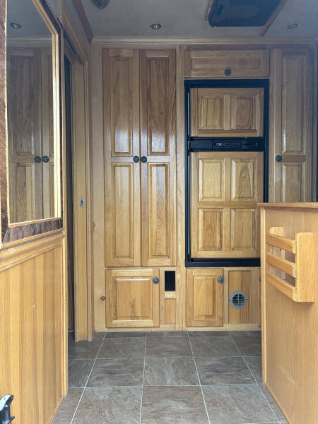 Used 2007 Featherlite 4 Horse 12' Living Quarters Horse Trailer