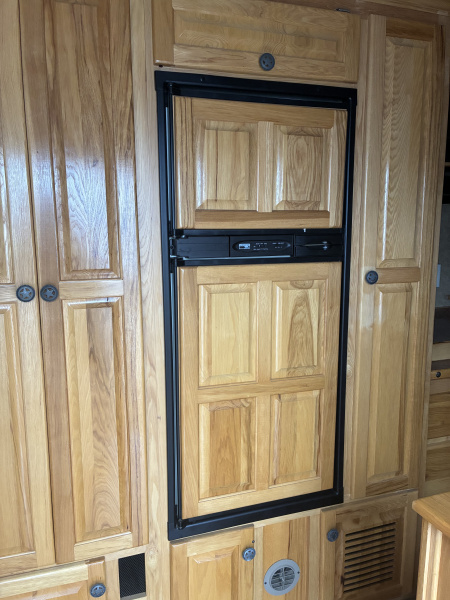 Used 2007 Featherlite 4 Horse 12' Living Quarters Horse Trailer