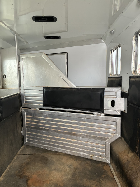 Used 2007 Featherlite 4 Horse 12' Living Quarters Horse Trailer