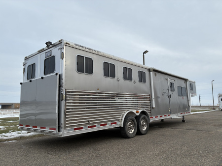 Used 2007 Featherlite 4 Horse 12' Living Quarters Horse Trailer