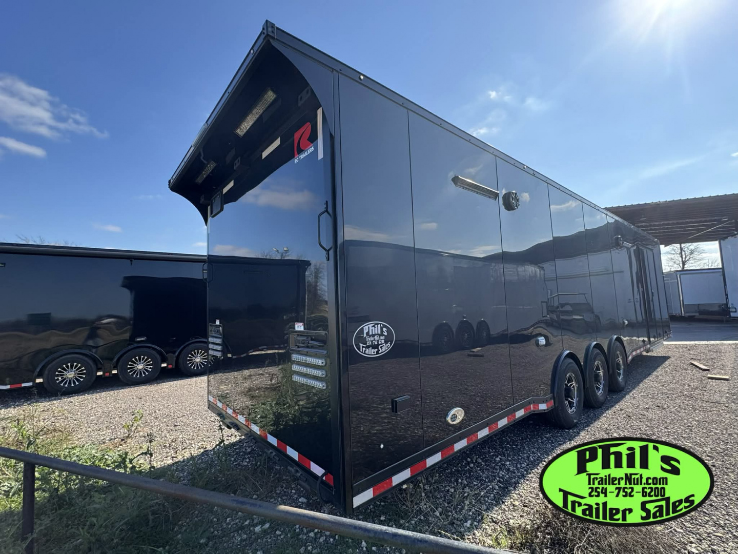 New 2025 RC Trailers 8.5X34 RACE TRAILER Car / Racing Trailer BLACKOUT PACKAGE ENCLOSED CAR HAULER RACE TRAILER
