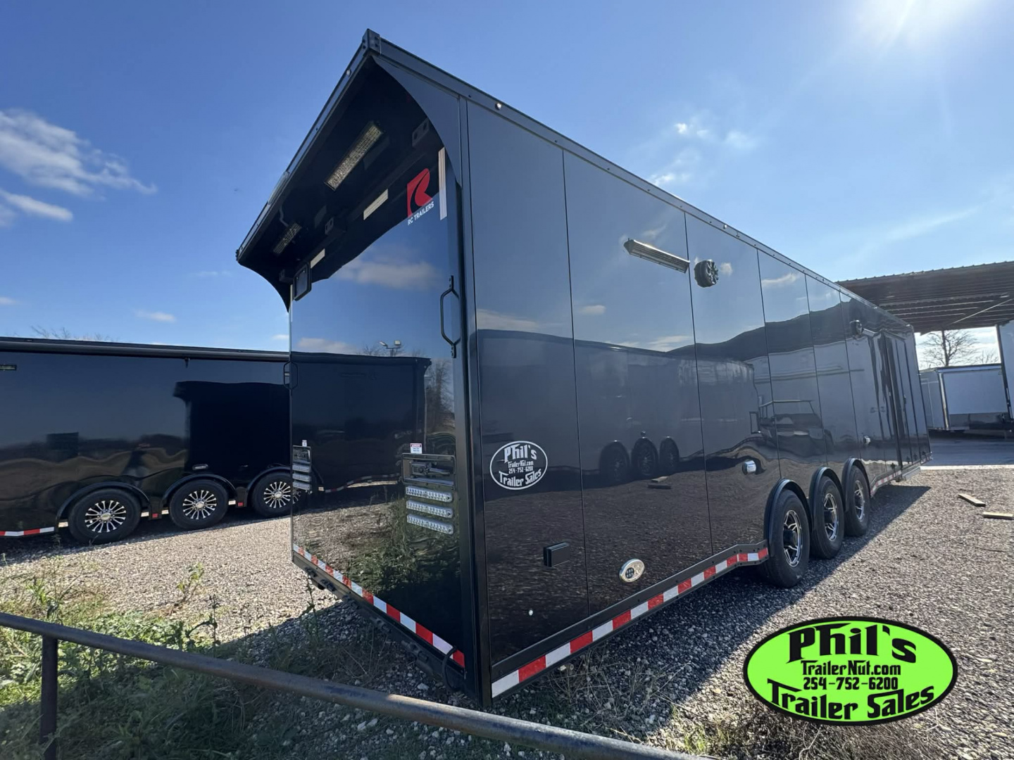 New 2025 RC Trailers 8.5X34 RACE TRAILER Car / Racing Trailer BLACKOUT PACKAGE ENCLOSED CAR HAULER RACE TRAILER