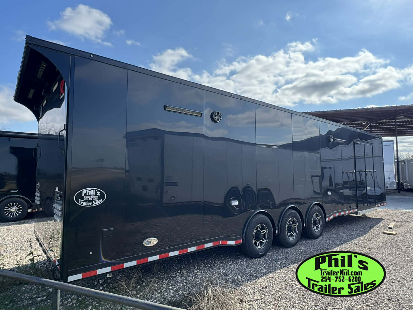 New 2025 RC Trailers 8.5X34 RACE TRAILER Car / Racing Trailer BLACKOUT PACKAGE ENCLOSED CAR HAULER RACE TRAILER