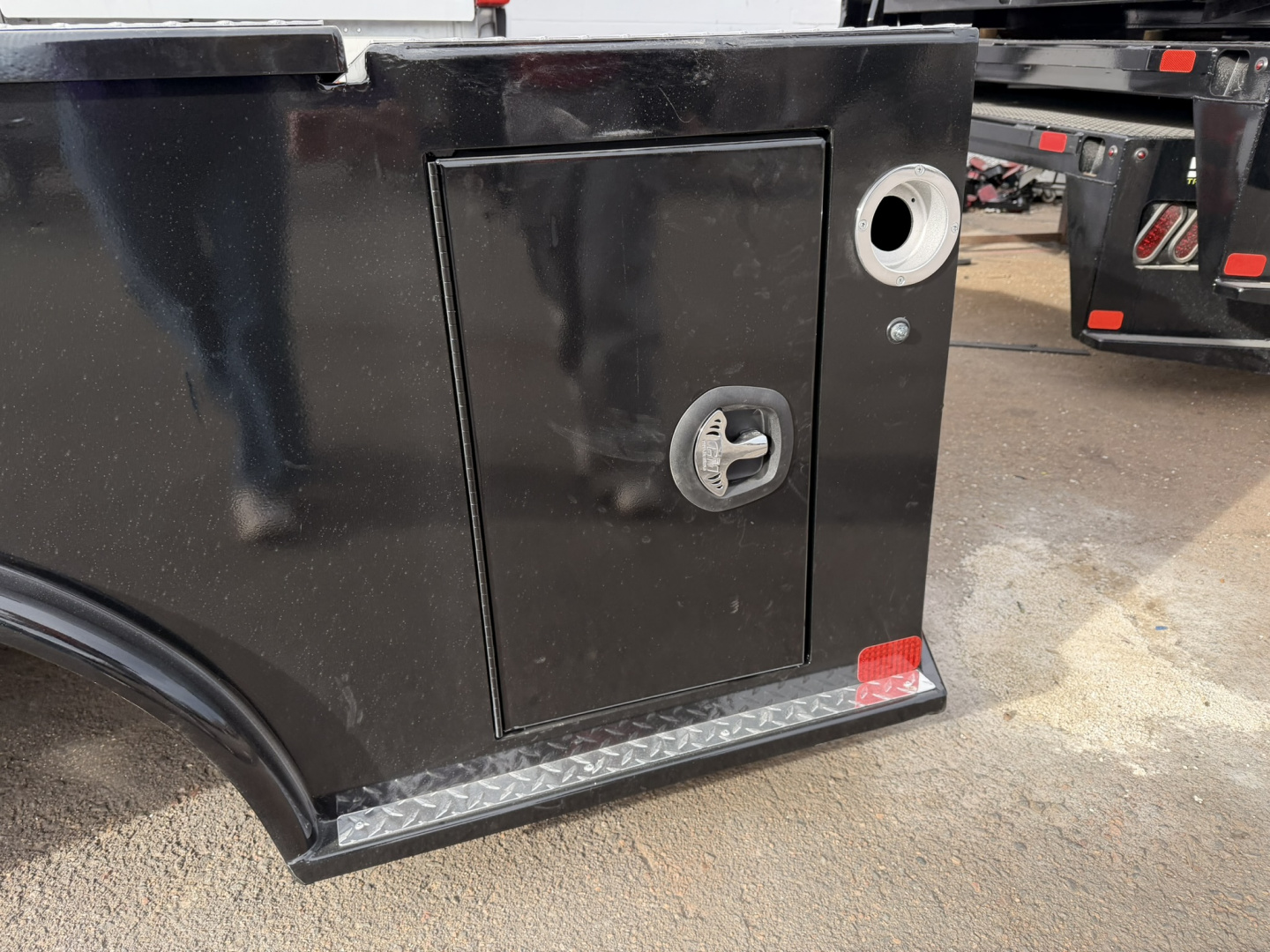 New 2026 CM Truck Beds TM 9'4/94/60/34 SD DLX