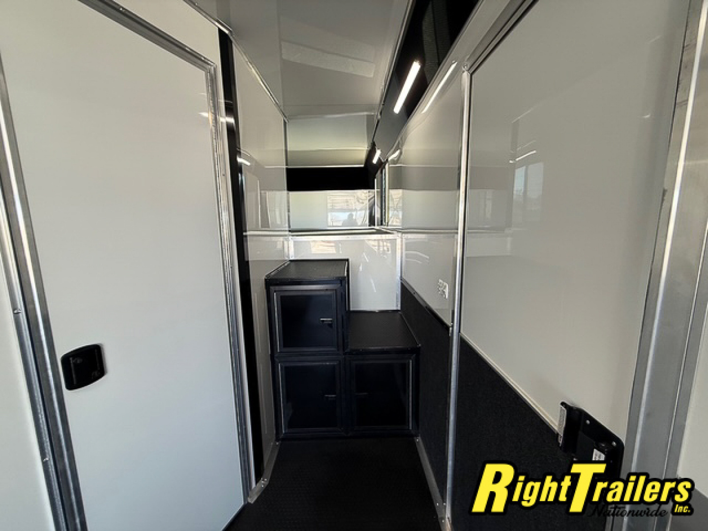 New 2025 8.5X48 RC GOOSENECK RACE TRAILER- DEMO Unit