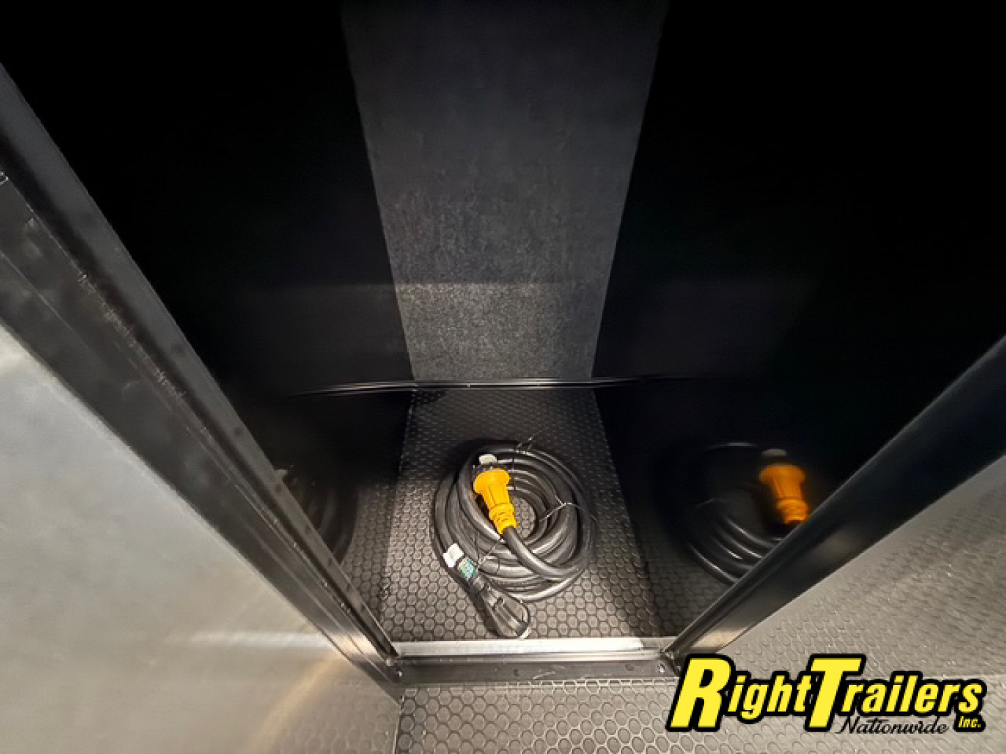 New 2025 8.5X48 RC GOOSENECK RACE TRAILER- DEMO Unit