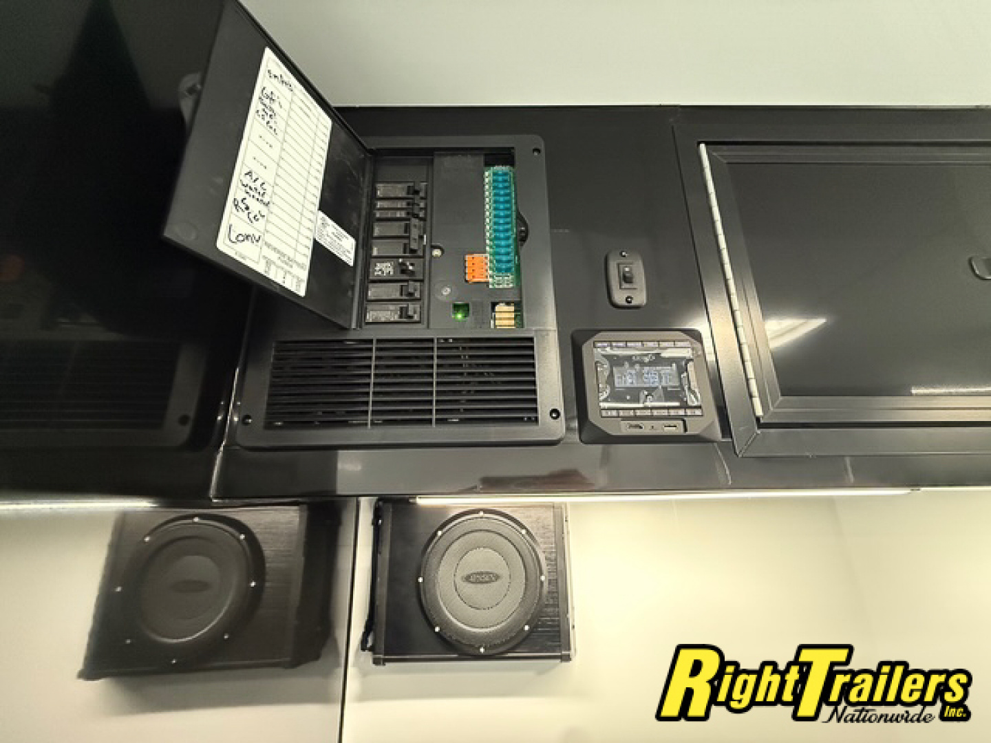 New 2025 8.5X48 RC GOOSENECK RACE TRAILER- DEMO Unit