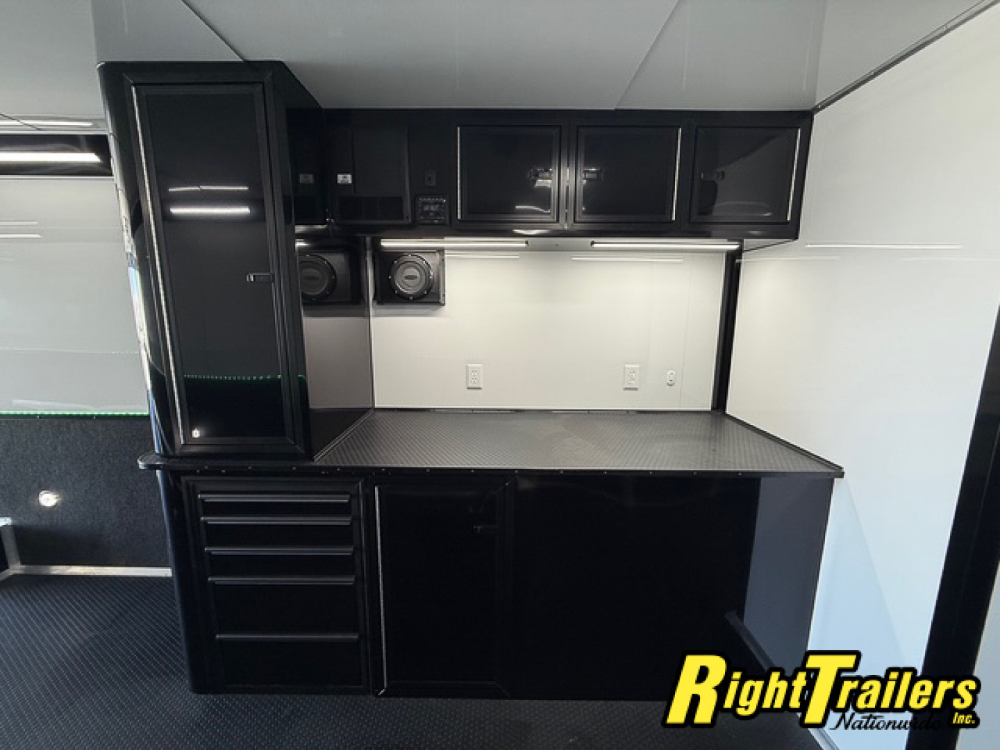 New 2025 8.5X48 RC GOOSENECK RACE TRAILER- DEMO Unit