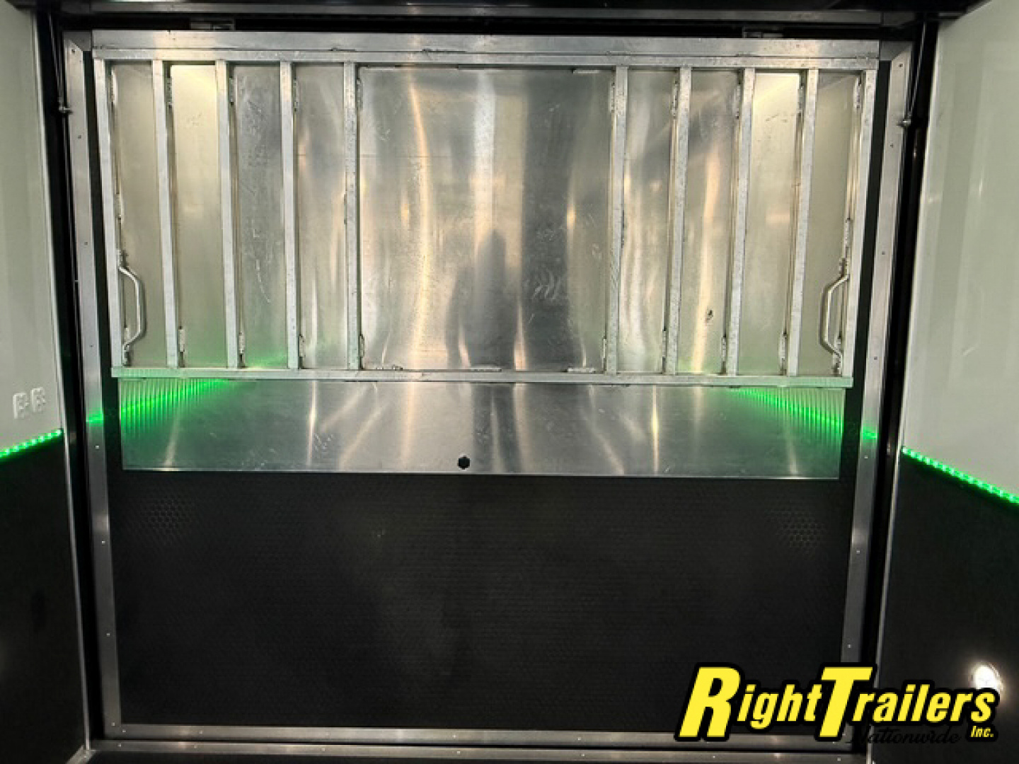 New 2025 8.5X48 RC GOOSENECK RACE TRAILER- DEMO Unit