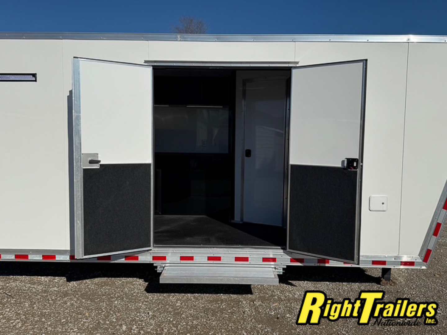 New 2025 8.5X48 RC GOOSENECK RACE TRAILER- DEMO Unit