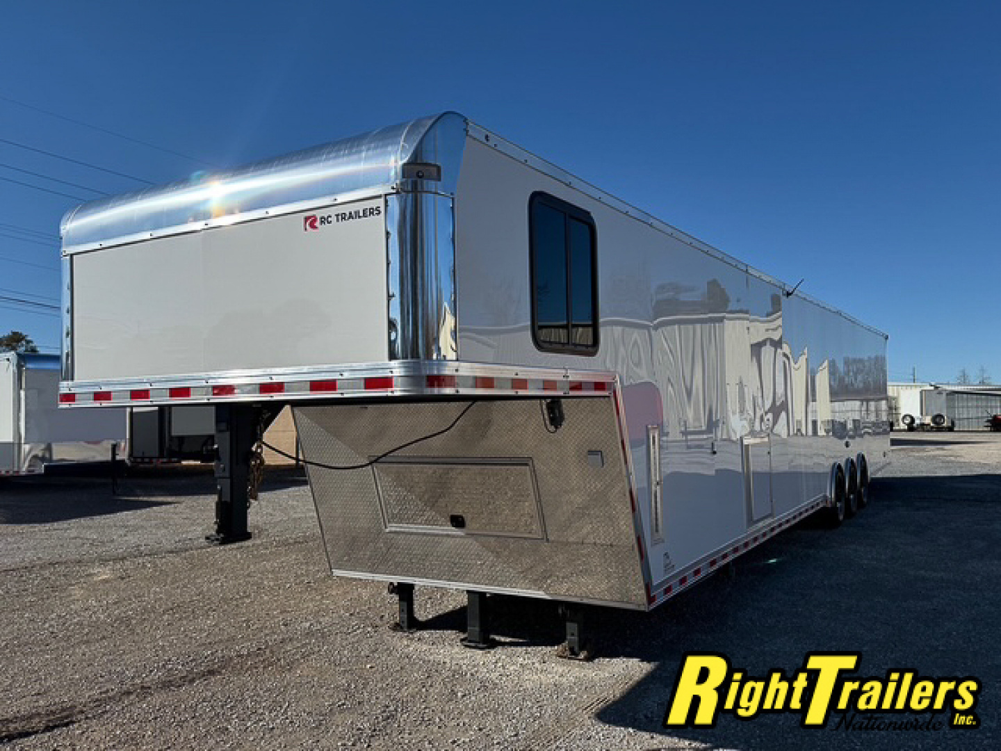 New 2025 8.5X48 RC GOOSENECK RACE TRAILER- DEMO Unit