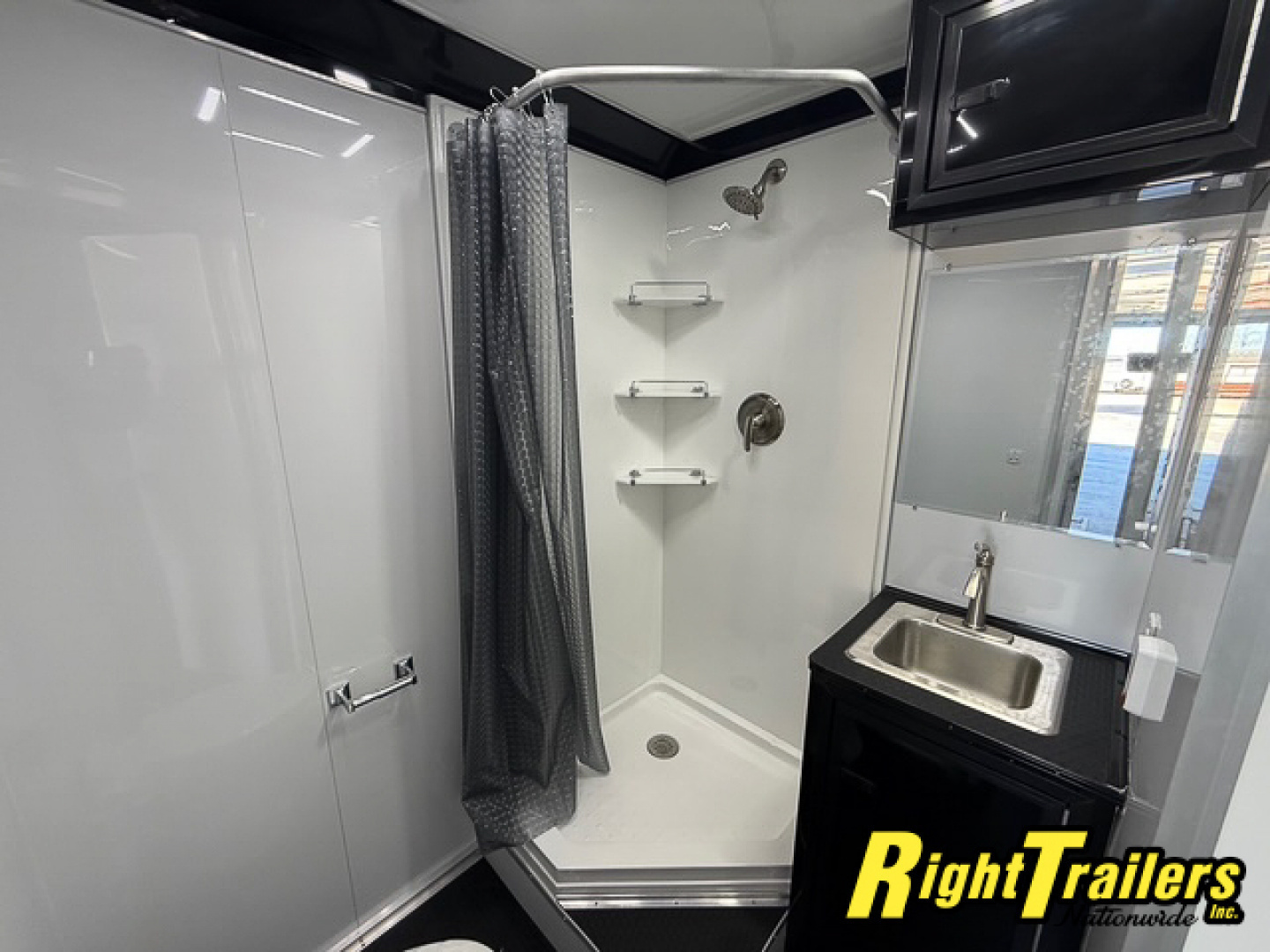 New 2025 8.5X48 RC GOOSENECK RACE TRAILER- DEMO Unit