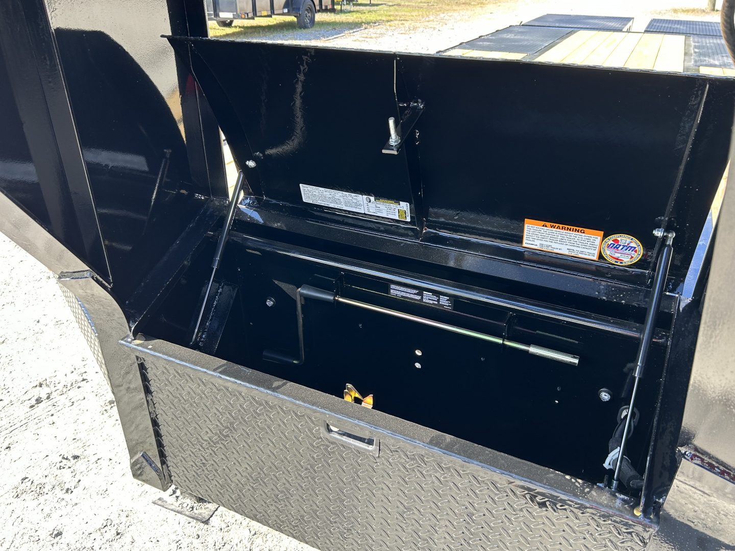 New 2026 Diamond C FMAX212 GOOSENECK TRAILER 20+5 MAX RAMPS 17.5 ALUMINUM OUTER RIMS 18 PLY TIRES