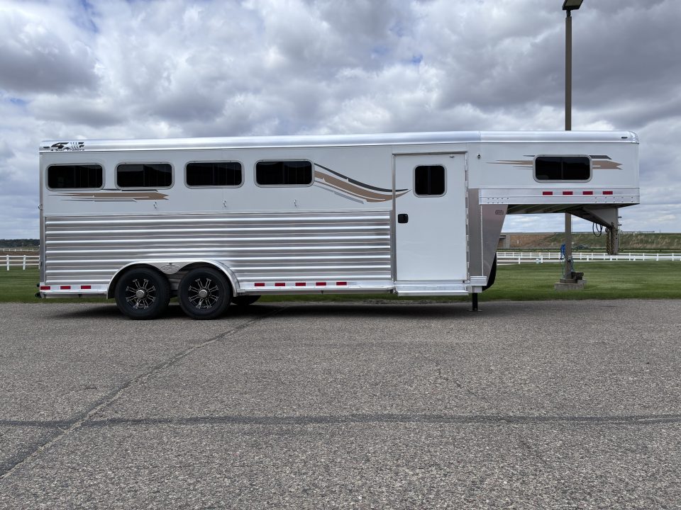 New 2027 4-Star Trailers 4 Horse Gooseneck Horse Trailer