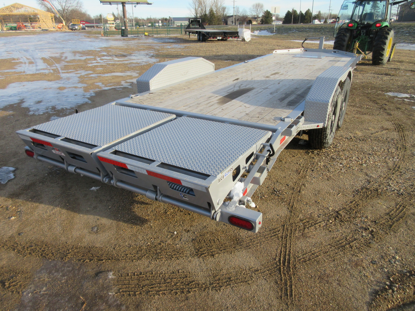 Used 2023 Diamond C Trailers LPX 22' W/Max Ramps Equipment Trailer