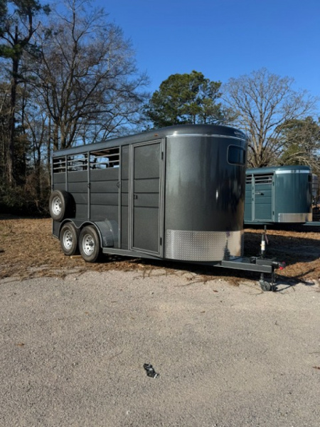 New 2026 Calico Trailers CAL3HSTK Horse Trailer