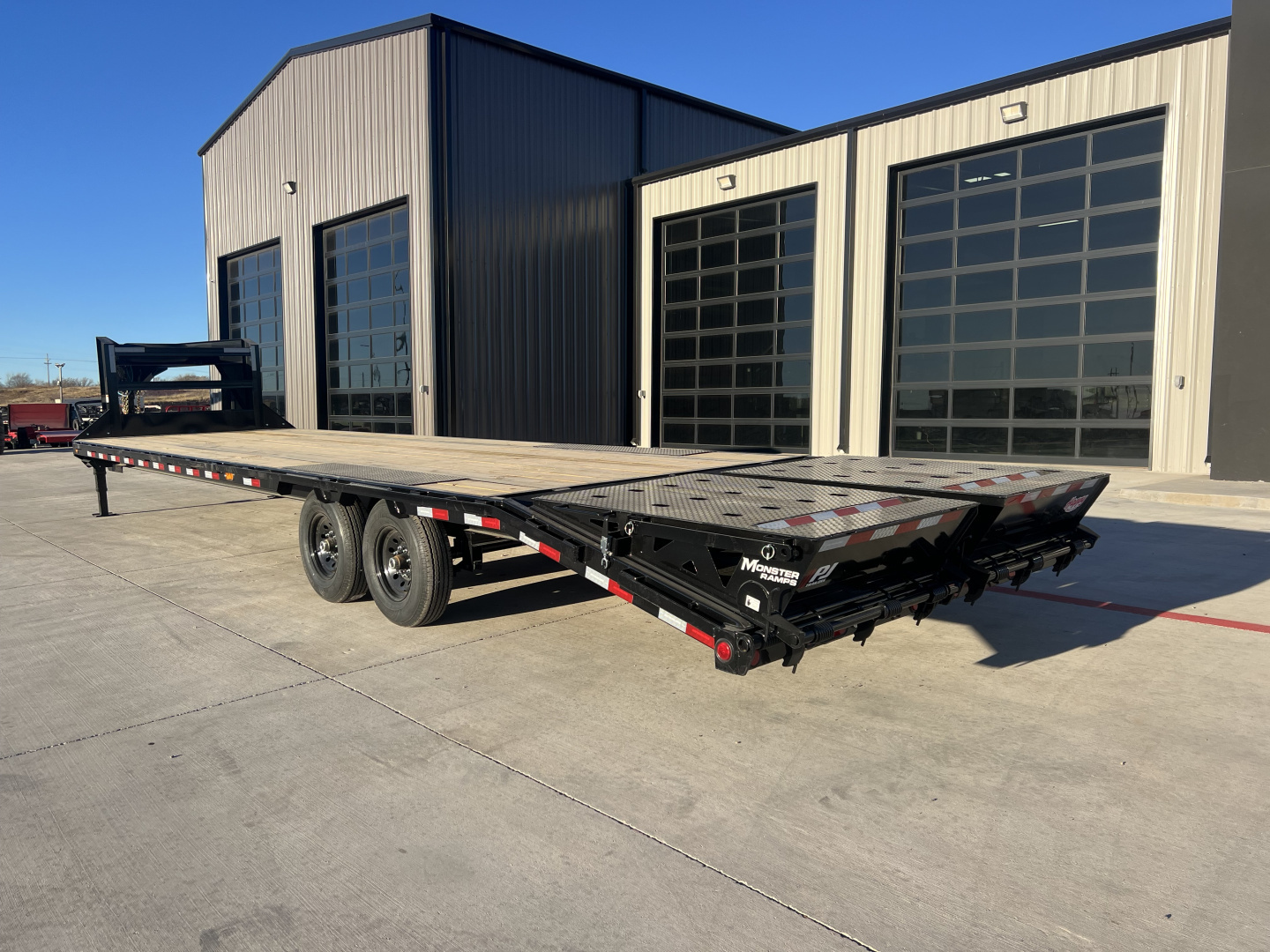 New 2026 PJ 102”x32’ Quest Gooseneck Flatbed w/ Singles – LQ